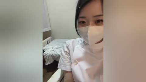 mia__meow free recording from 2025-12-20 00:07:00