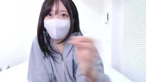 yurie_ free recording from 2025-12-20 00:07:00