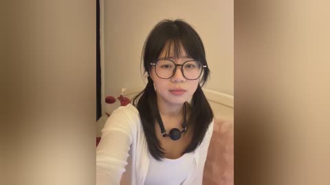 ella_a9 free recording from 2025-12-21 00:02:00