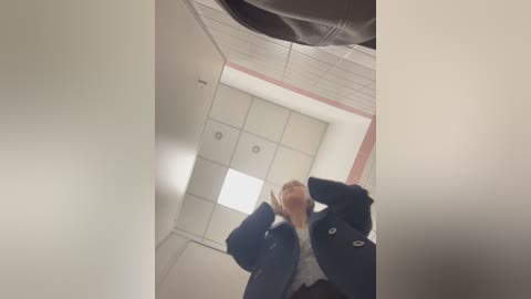 holly_play free recording from 2025-12-21 00:02:00