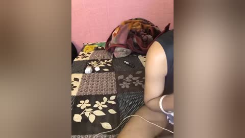 kissing_couple free recording from 2025-12-21 00:13:00