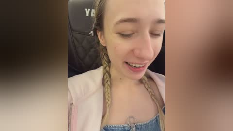 lia__love free recording from 2025-12-21 06:12:00