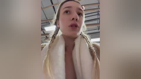 lia__love free recording from 2025-12-21 00:02:00