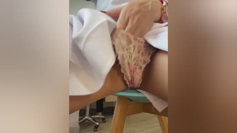 clinic_sexy free recording from 2025-12-22 00:31:00