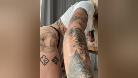 divina_x_ free recording from 2025-12-22 00:05:00