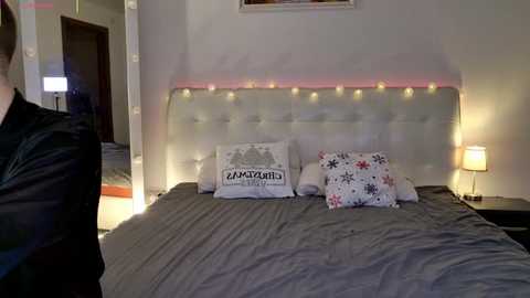 eliza77 free recording from 2025-12-22 00:31:00