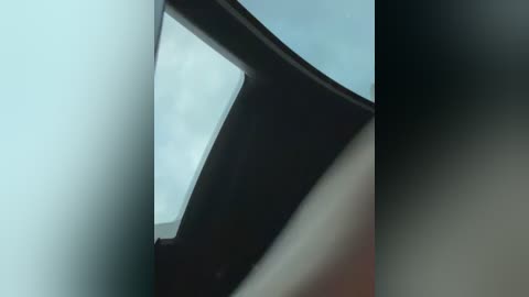 linh_2004 free recording from 2025-12-22 00:05:00