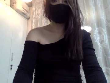 mia_8 free recording from 2025-12-22 00:05:00