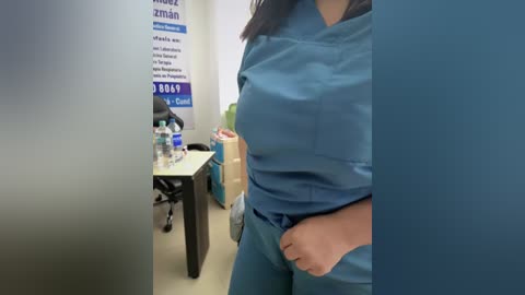 nathalia_28_ free recording from 2025-12-22 00:05:00