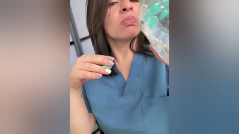 nathalia_28_ free recording from 2025-12-22 00:05:00