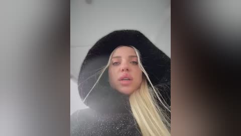 pinkstar_ free recording from 2025-12-22 00:05:00