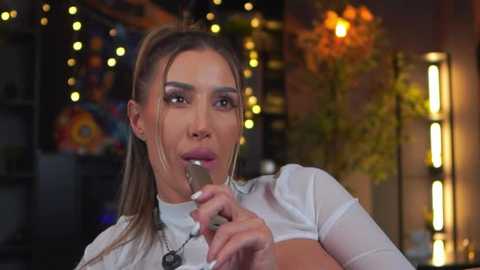 evelyn_evyyy free recording from 2025-12-23 00:55:00