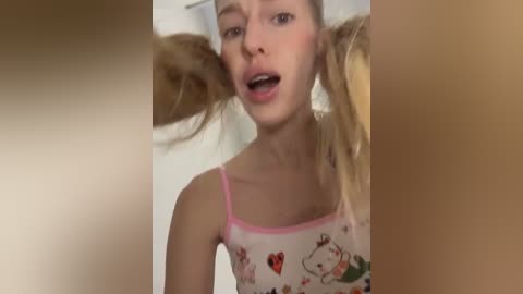 kira_mia free recording from 2025-12-23 04:11:00