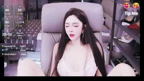 liora_ free recording from 2025-12-24 00:04:00