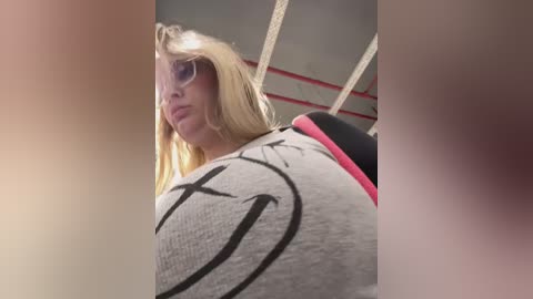 teya_moon_ free recording from 2025-12-23 00:05:00