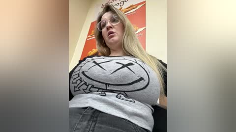 teya_moon_ free recording from 2025-12-23 00:43:00