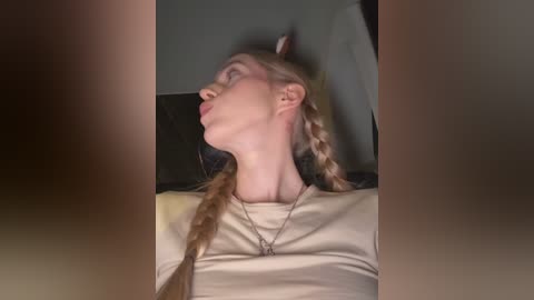 kira_mia free recording from 2025-12-25 17:00:00