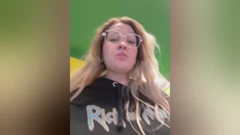 teya_moon_ free recording from 2025-12-25 03:45:00