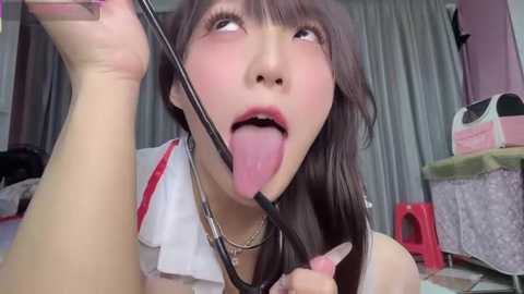 yaya__728 free recording from 2025-12-28 00:09:00