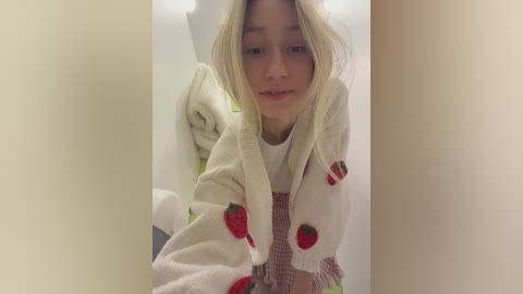 lia__love free recording from 2025-12-29 01:17:00