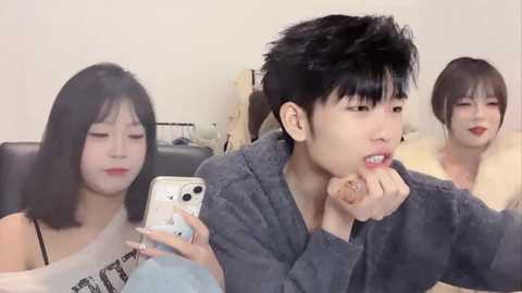 zhouzhou_yc free recording from 2025-12-29 00:17:00