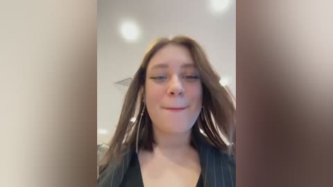 lucy_joy free recording from 2025-12-30 00:02:00