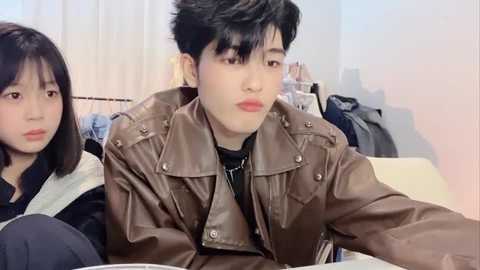 zhouzhou_yc free recording from 2025-12-30 00:18:00