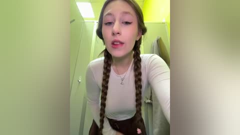 froggyanna free recording from 2025-12-31 00:09:00