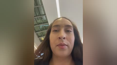 holly_play free recording from 2026-01-05 00:02:00