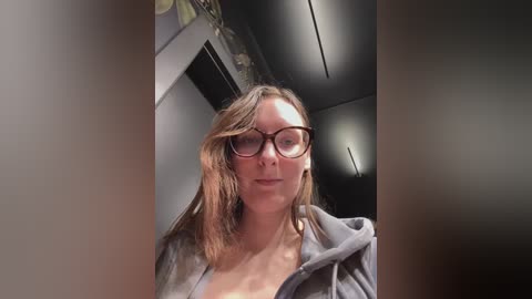 the_snowwhitee free recording from 2026-01-05 00:02:00