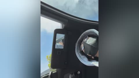 linh_2004 free recording from 2026-01-05 00:04:00