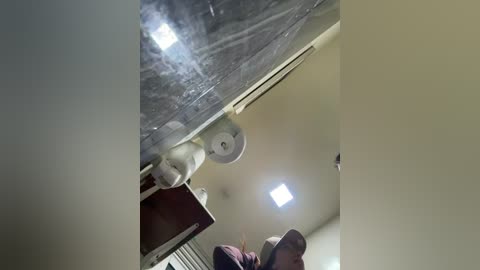 roouse free recording from 2026-01-05 00:04:00