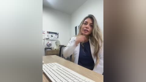 alicee16 free recording from 2026-01-06 00:25:00