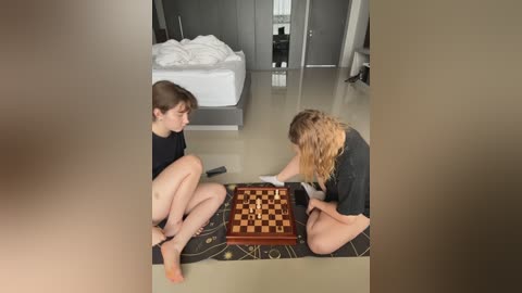 nura_n_sarah free recording from 2026-01-07 00:13:00