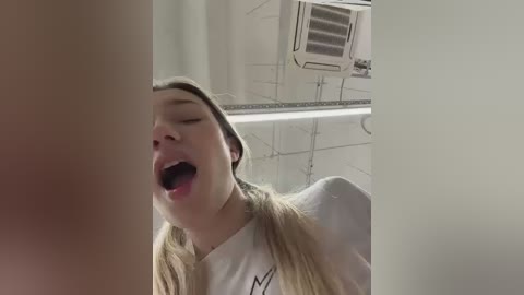 lia__love free recording from 2026-01-15 00:20:00