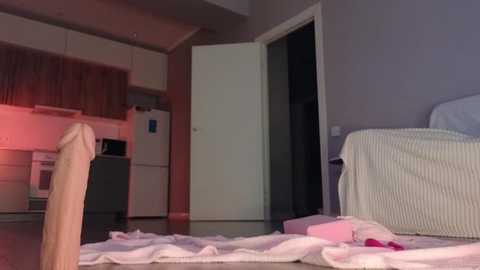 ella_lee15 free recording from 2026-01-19 00:01:00