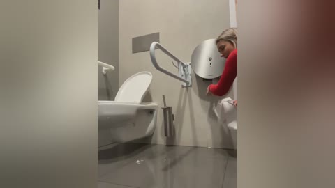 petrouchkaaa_ free recording from 2026-01-23 00:21:00