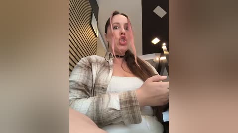 mona_plus free recording from 2026-02-01 00:07:00