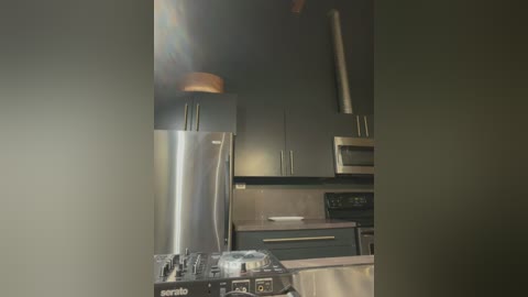 your_paris free recording from 2026-02-07 00:40:00