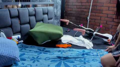 couple_gold69 free recording from 2026-02-11 02:24:00