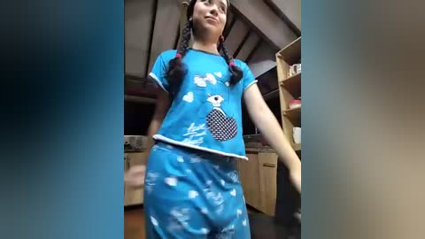 l0lita_emi free recording from 2026-02-11 02:24:00