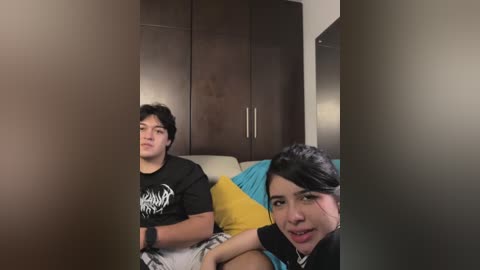 emilyandandrew free recording from 2026-02-18 03:43:00