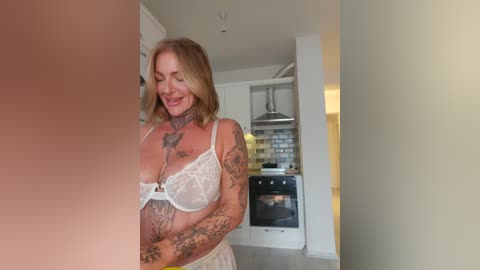 travelmommyblair free recording from 2026-02-18 00:11:00