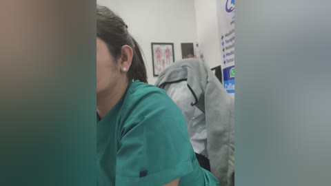 nathalia_28_ free recording from 2026-02-19 00:39:00