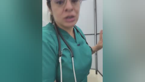 nathalia_28_ free recording from 2026-02-19 00:39:00