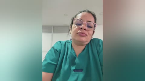 nathalia_28_ free recording from 2026-02-19 00:39:00