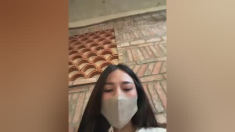 linh_2004 free recording from 2026-02-23 00:03:00