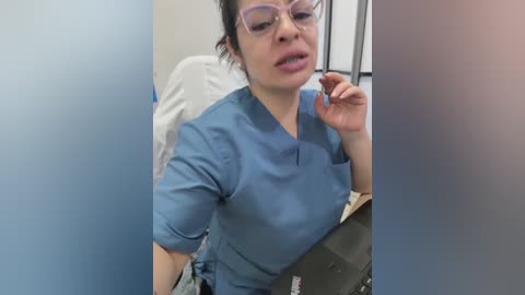 nathalia_28_ free recording from 2026-02-23 00:31:00