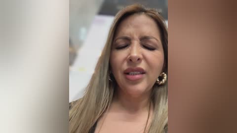 _abril_office1 free recording from 2026-03-06 01:43:00