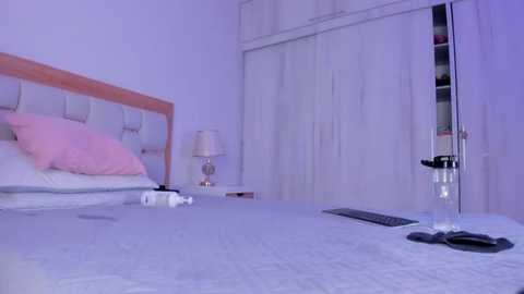 mia_hank free recording from 2026-03-06 01:43:00